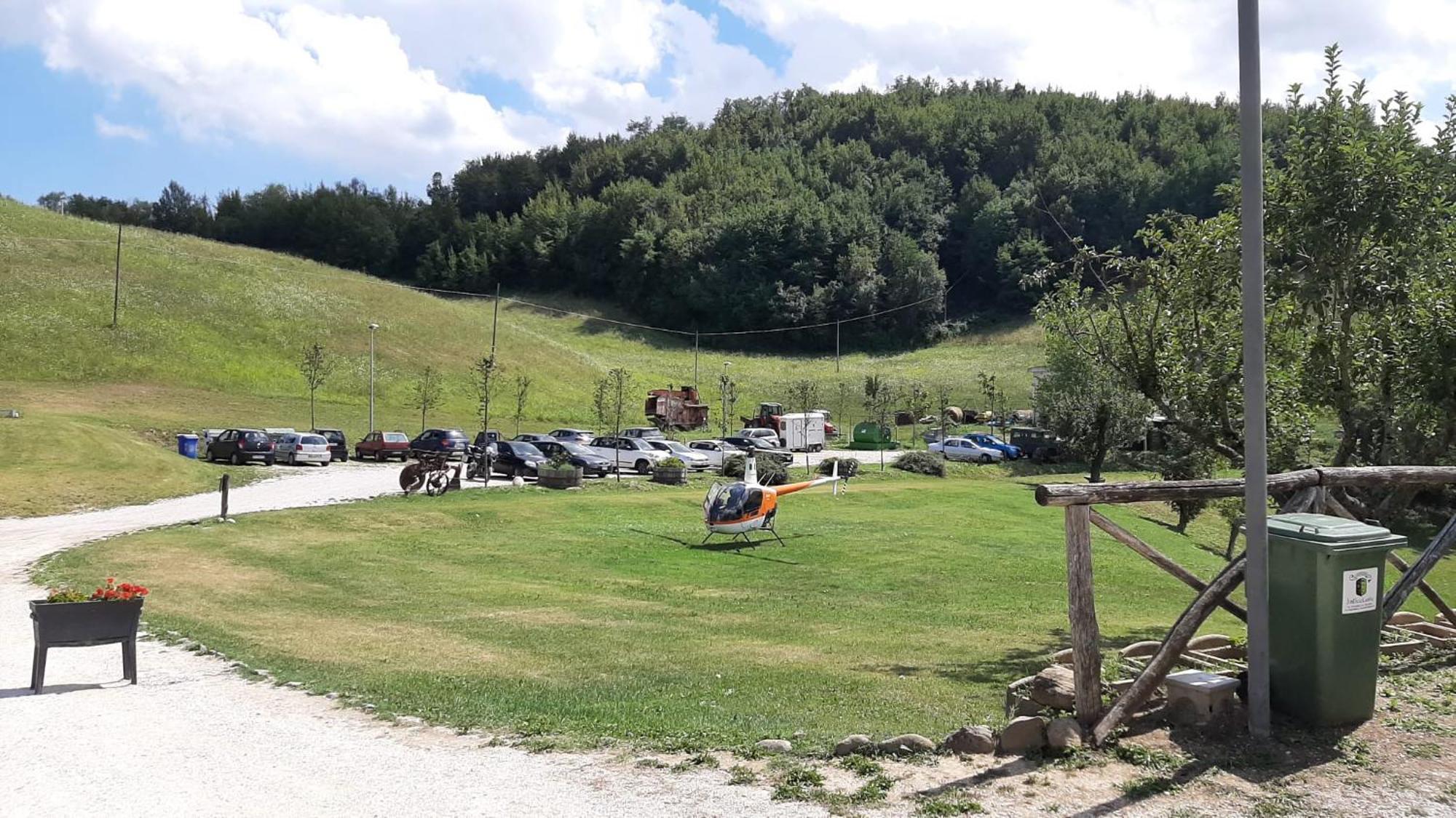 Agriturismo Antica Corte Montatteglia 外观 照片
